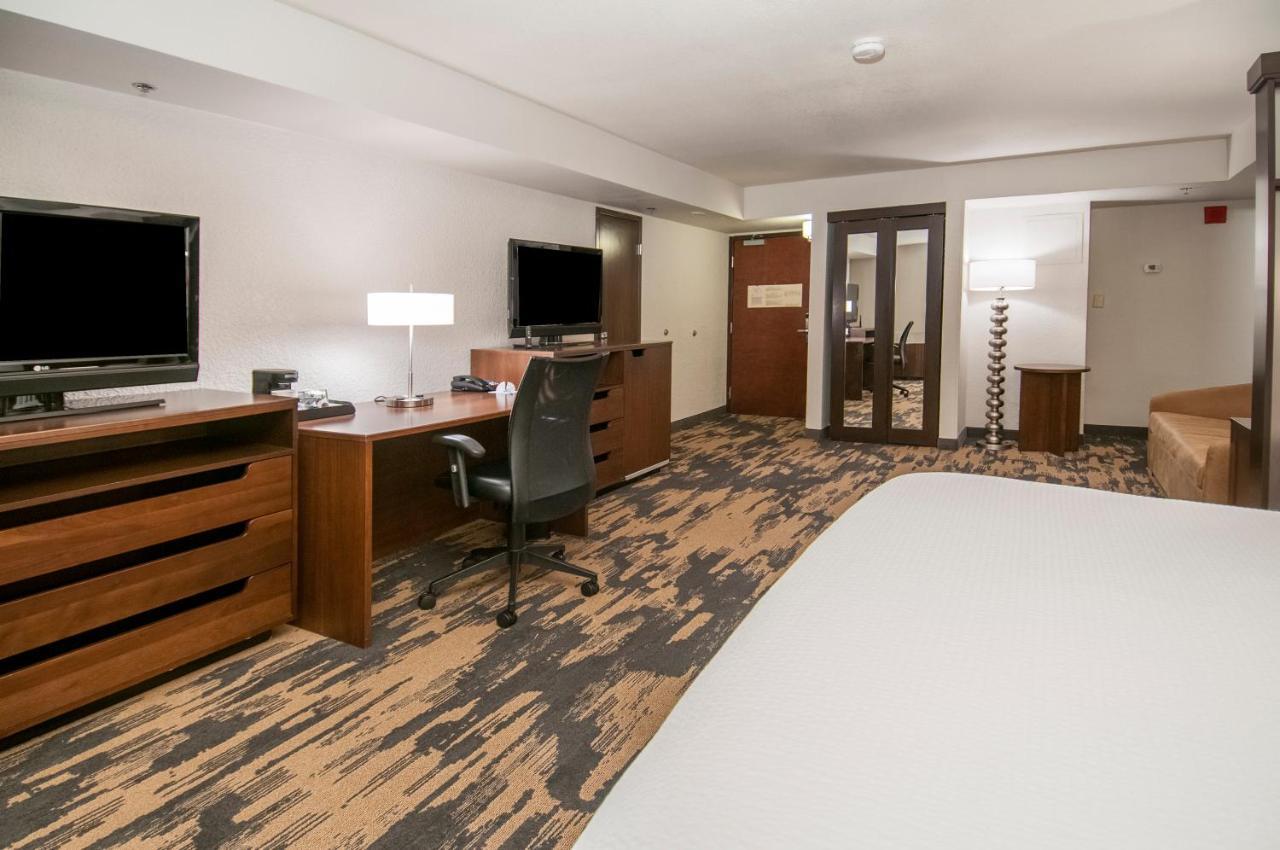 King Suite with Sofa Bed